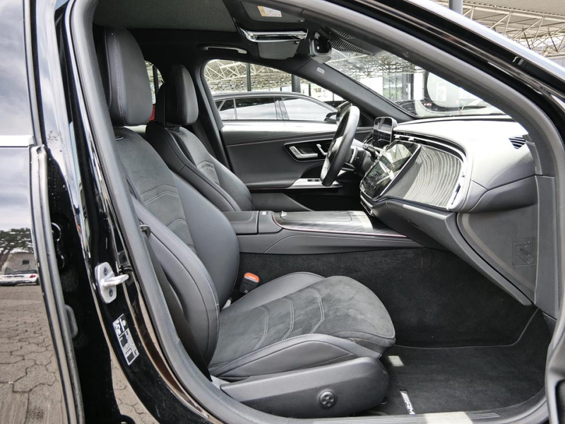 Mercedes-Benz E 450 d 4M AMG Distronic Panorama 360° AHK — photo 7