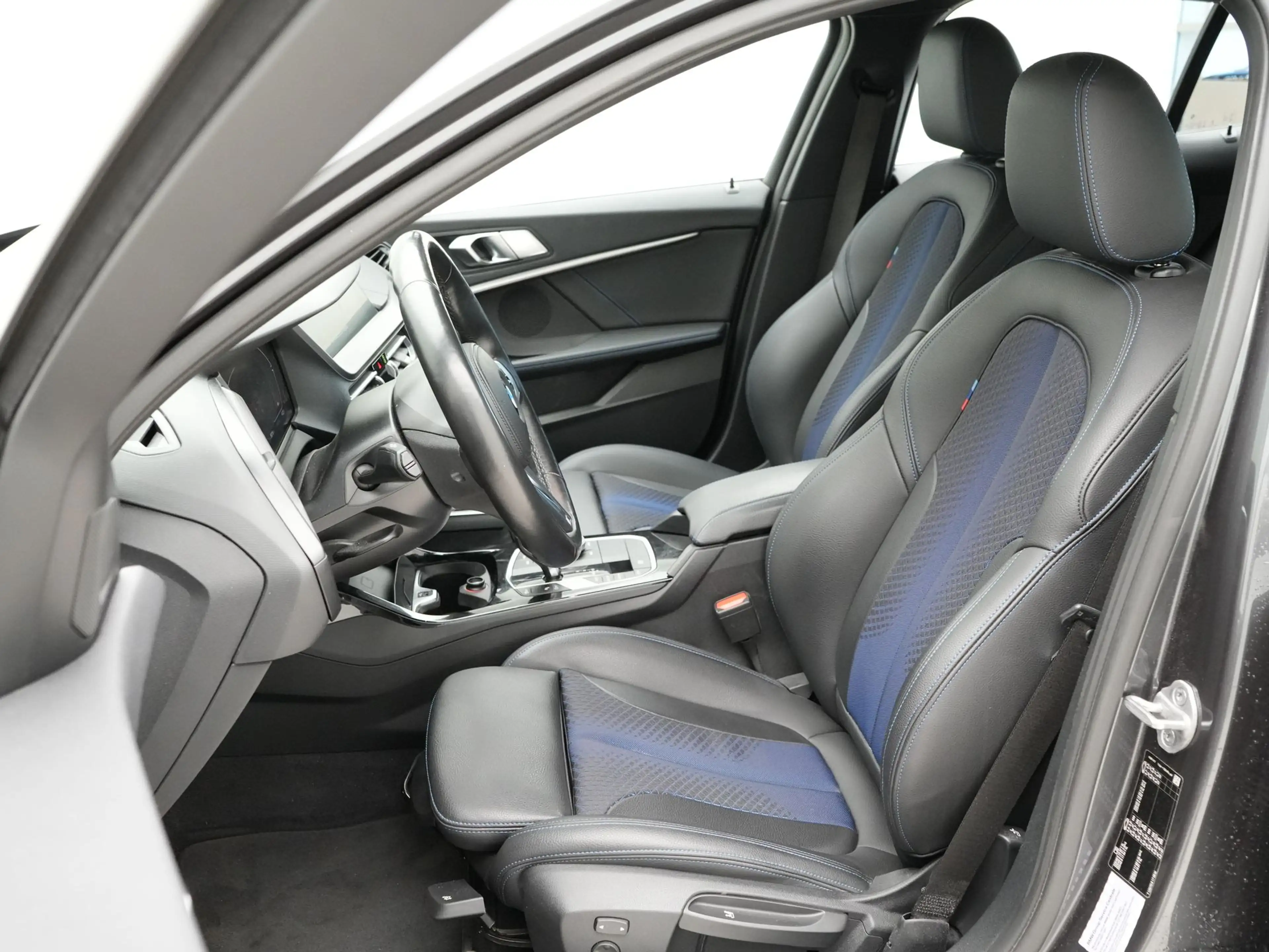 BMW 118 1 Serie 118i Executive Edition M Sport — photo 4