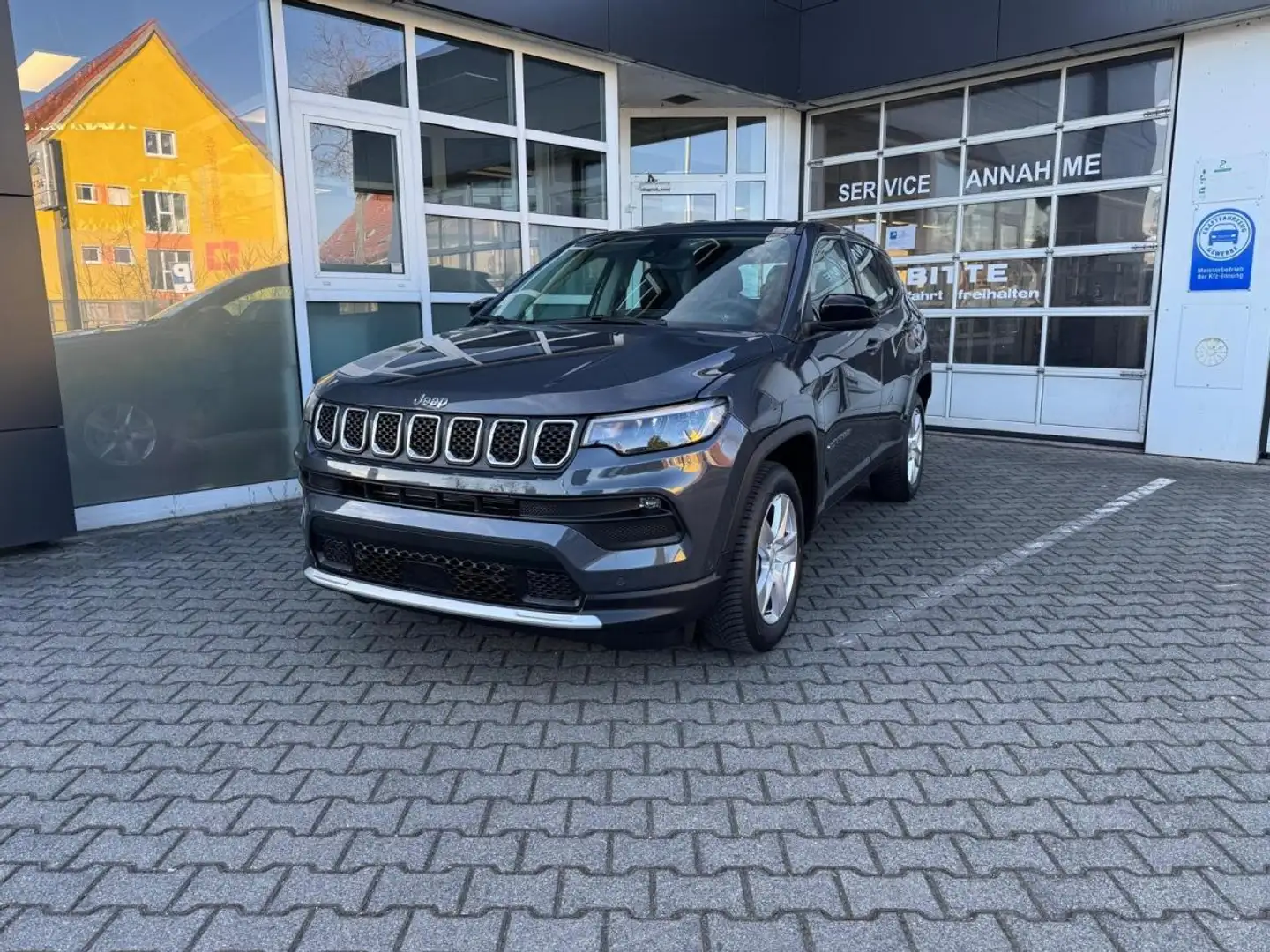Jeep Compass Altitude 1.5 GSE T4 48V e-Hybrid Verfügbar in 2 Fa Schwarz - 2