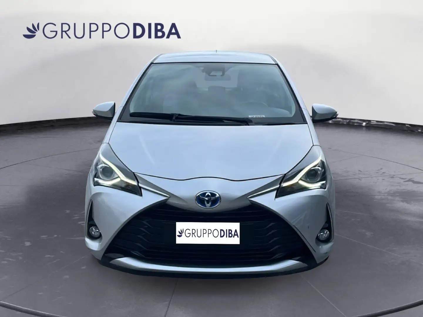Toyota Yaris III 2017 5p Benzina 5p 1.5h Active my18 Grigio - 2