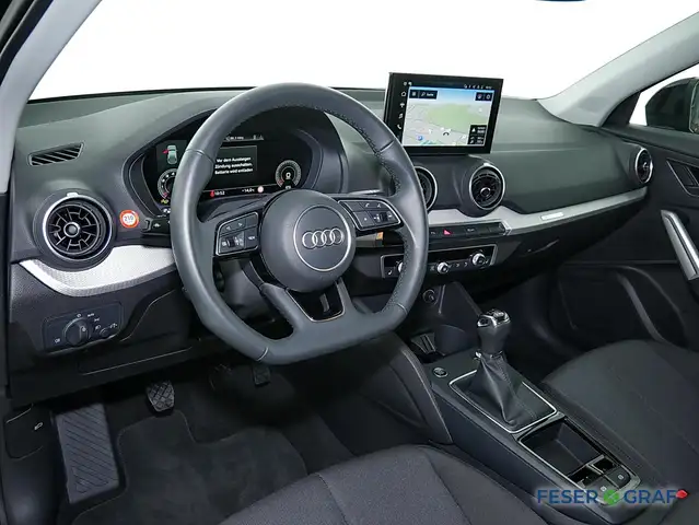 Audi Q2 view 8