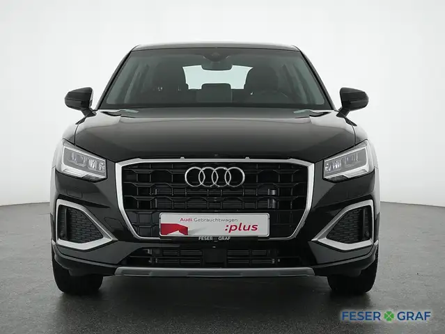 Audi Q2 view 12