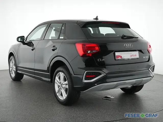 Audi Q2 view 13