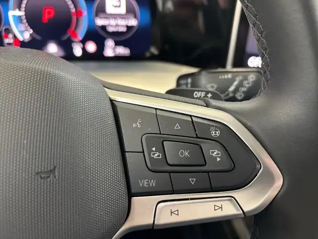 Volkswagen Golf view 17