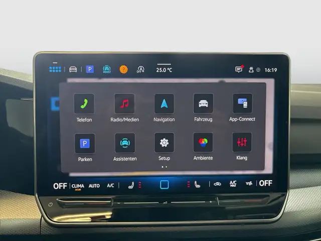 Volkswagen Golf view 12