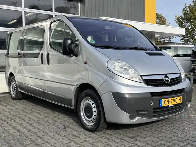Opel Vivaro Combi 2.0i L2H1 9-persoons Airco Trekhaak Personen