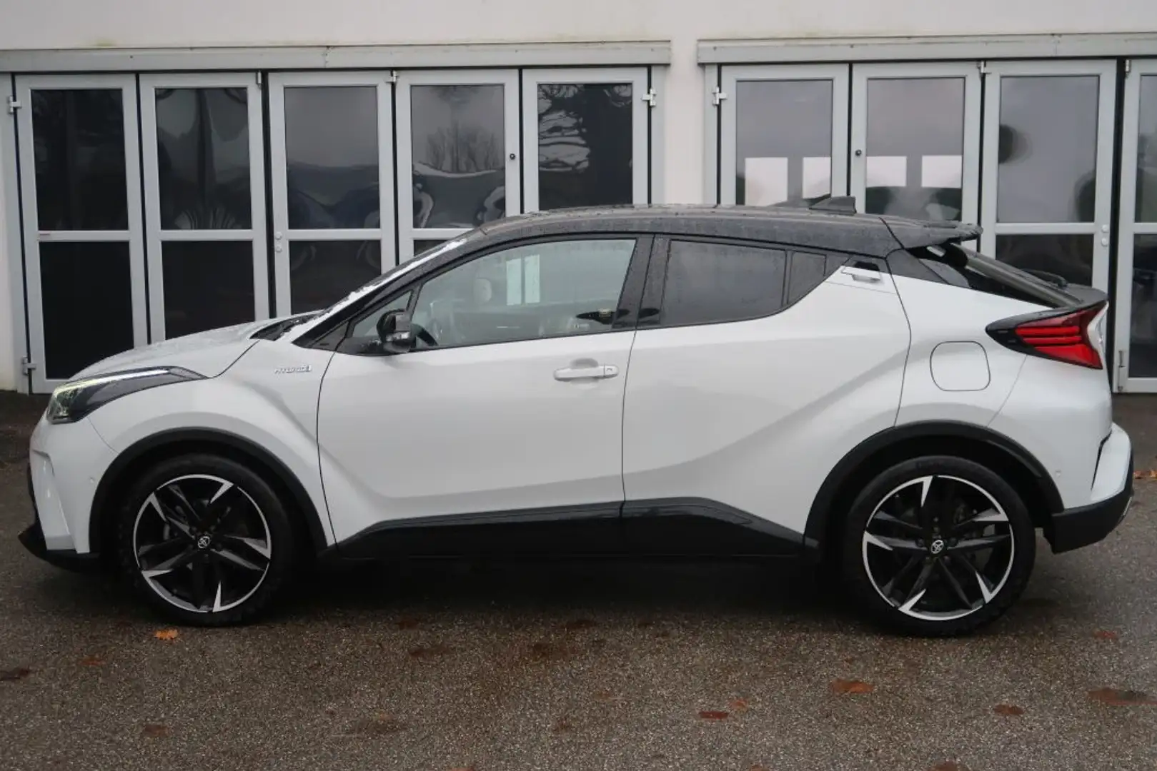 Toyota C-HR 2.0 Hybrid GR Sport Grau - 2