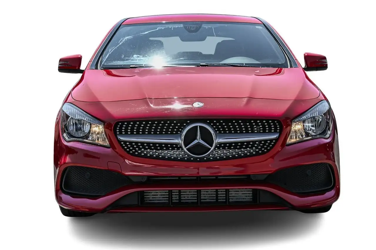 Mercedes-Benz CLA снимка Mercedes-Benz CLA