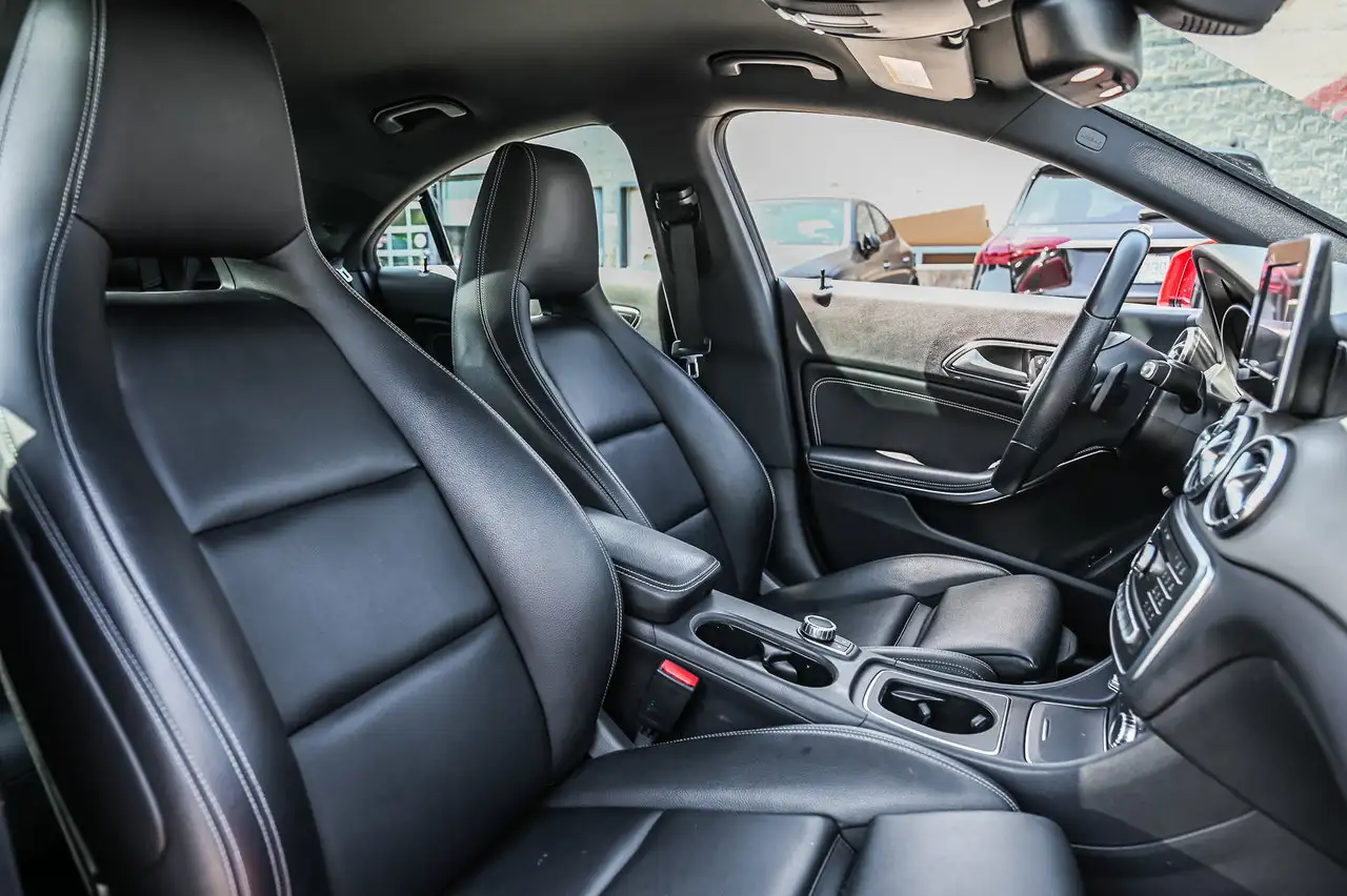 Mercedes-Benz CLA снимка Mercedes-Benz CLA