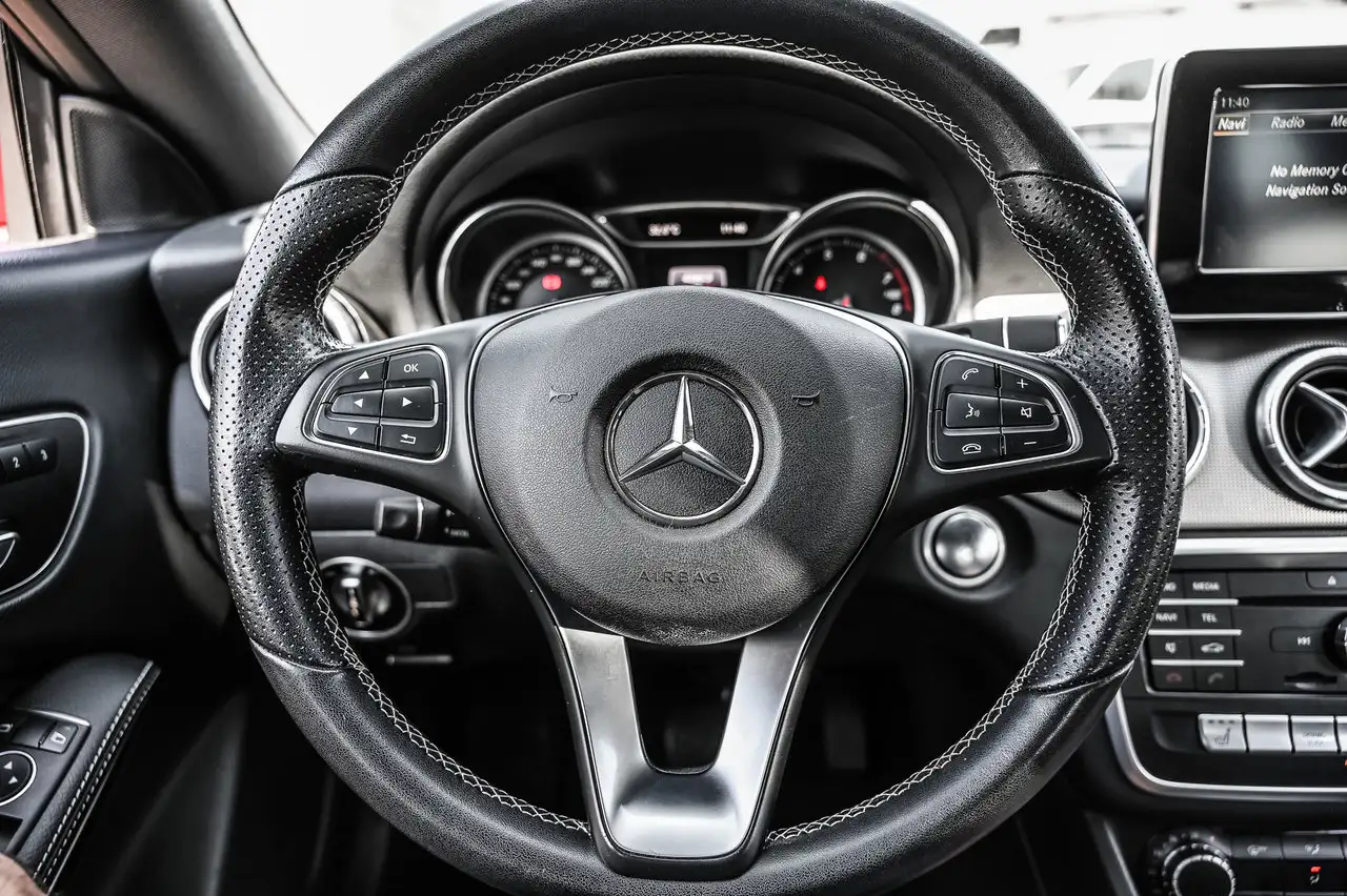 Mercedes-Benz CLA снимка Mercedes-Benz CLA