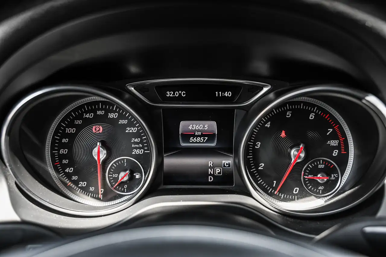Mercedes-Benz CLA снимка Mercedes-Benz CLA