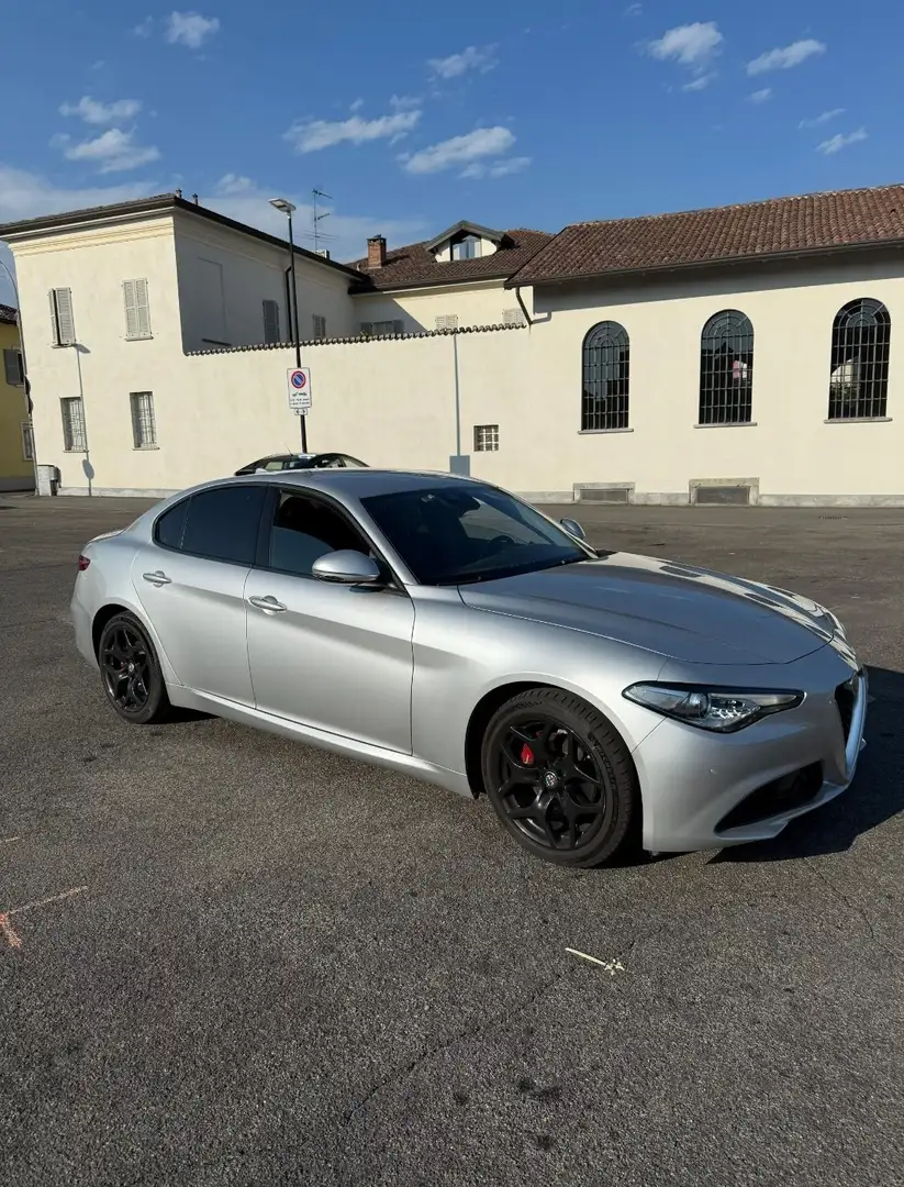 Alfa Romeo Giulia 2.2 t Executive 190cv auto Argintiu - 2