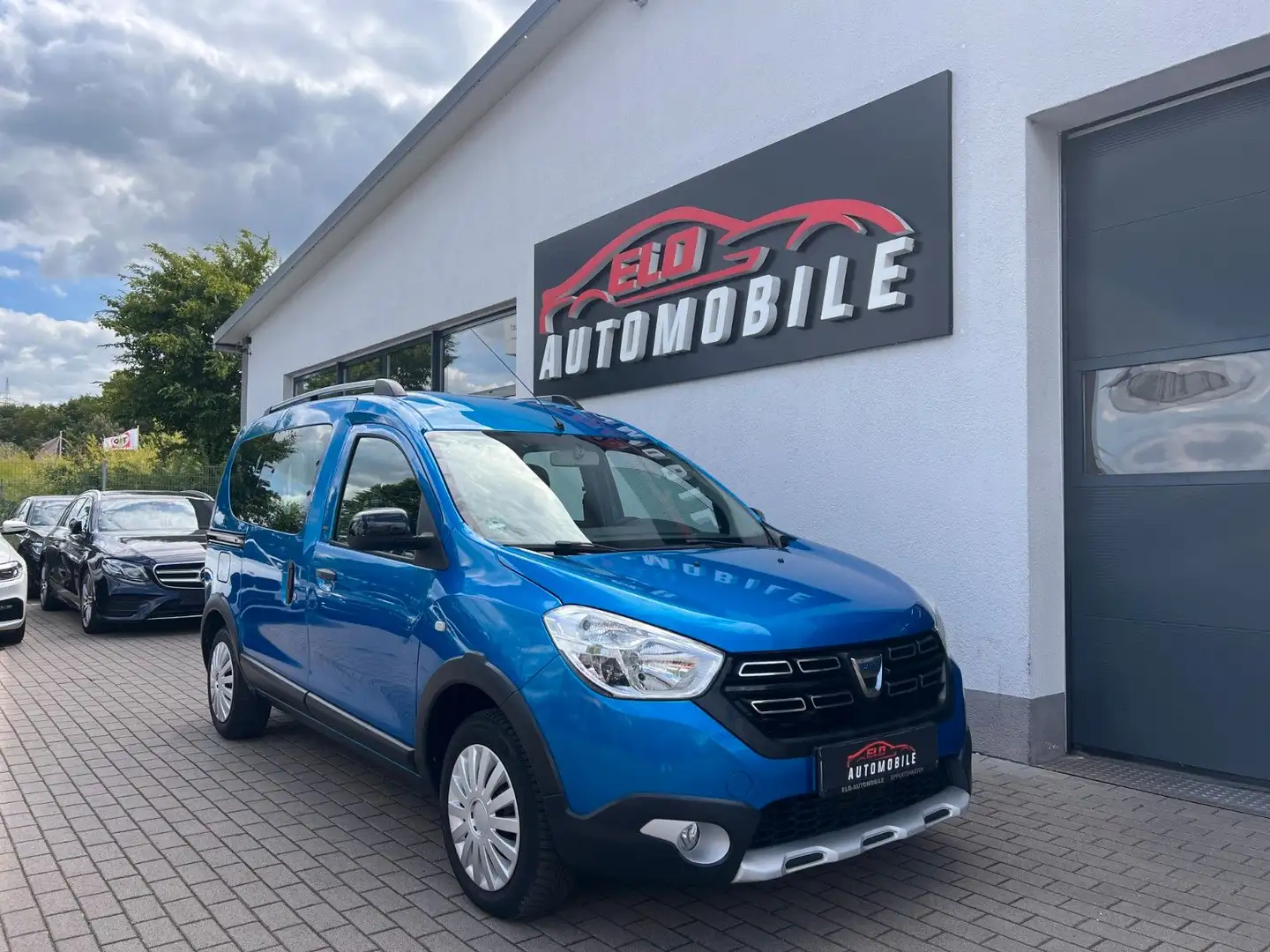 Dacia Dokker Stepway Celebration*Tempomat*Navi* Blau - 1