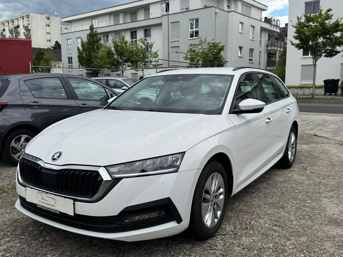 Skoda Octavia 2.0 TDI Ambition*CarPlay*Voll Service* Weiß - 1