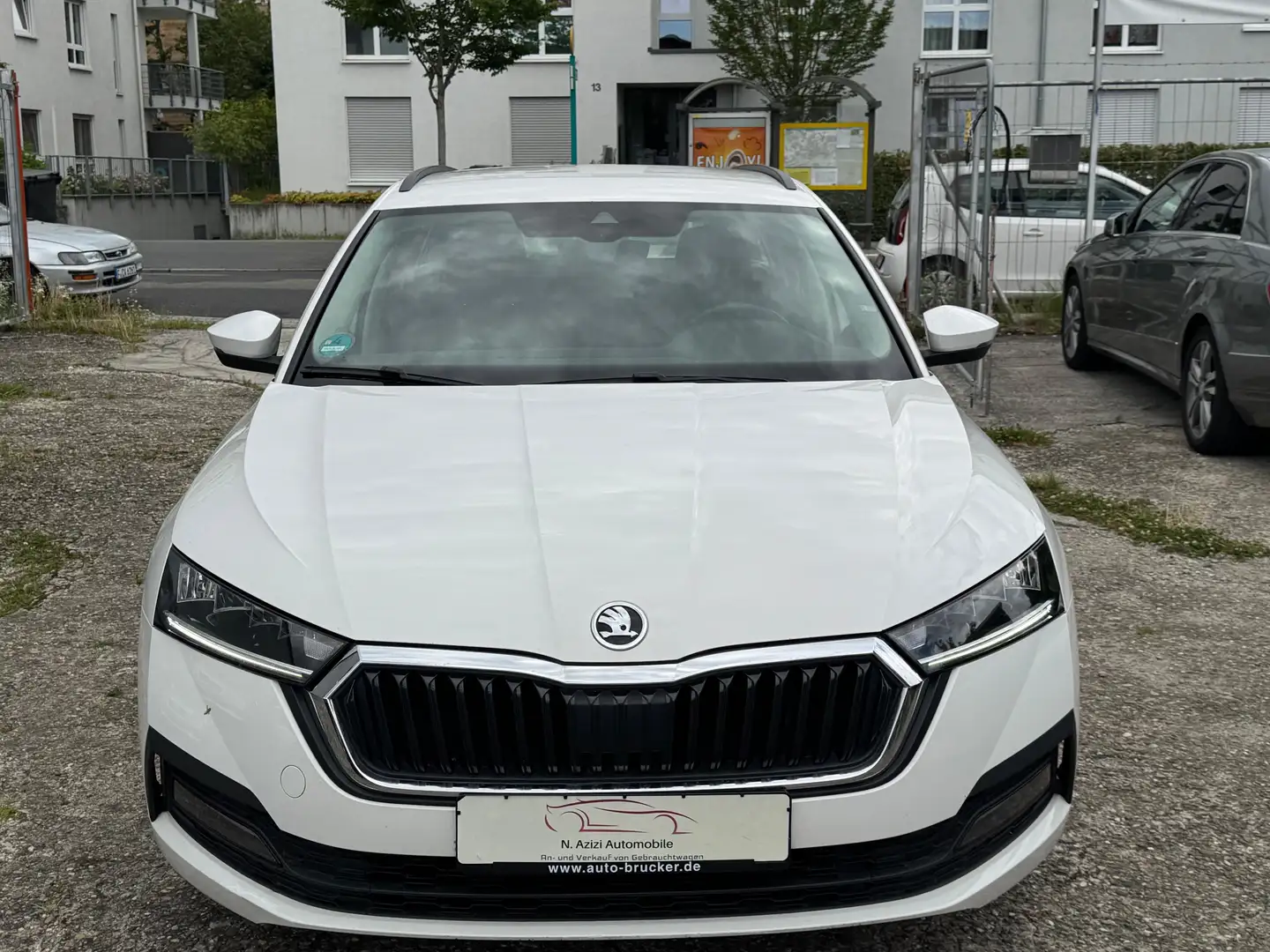 Skoda Octavia 2.0 TDI Ambition*CarPlay*Voll Service* Weiß - 2
