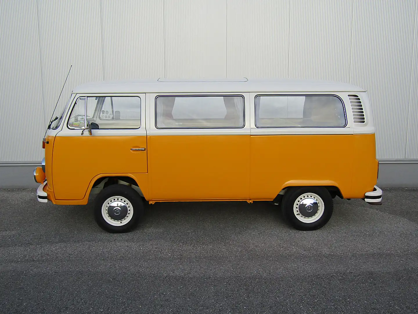 Volkswagen T2 Fensterbus mit Schiebedach Clipper Oranžová - 2