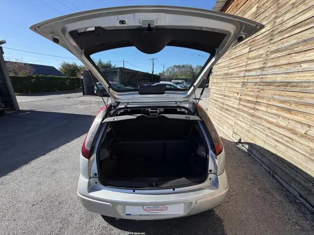 Opel Corsa view 5
