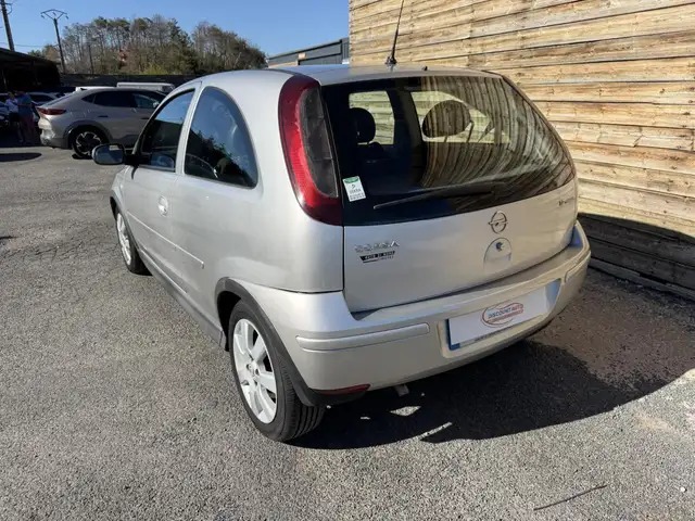 Opel Corsa view 3