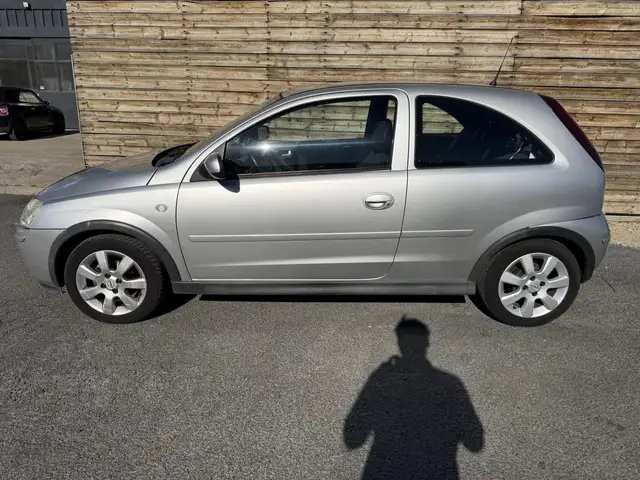Opel Corsa view 2