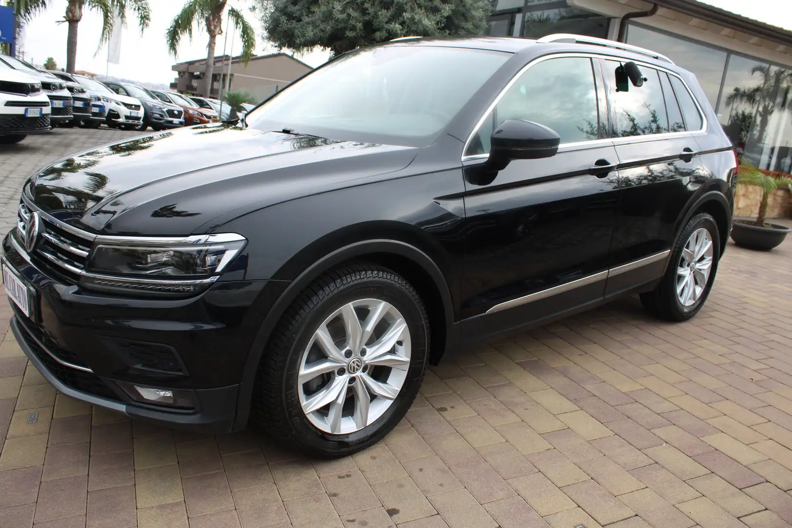 Volkswagen Tiguan Tiguan II 2.0 tdi Advanced 150cv dsg Nero - 2
