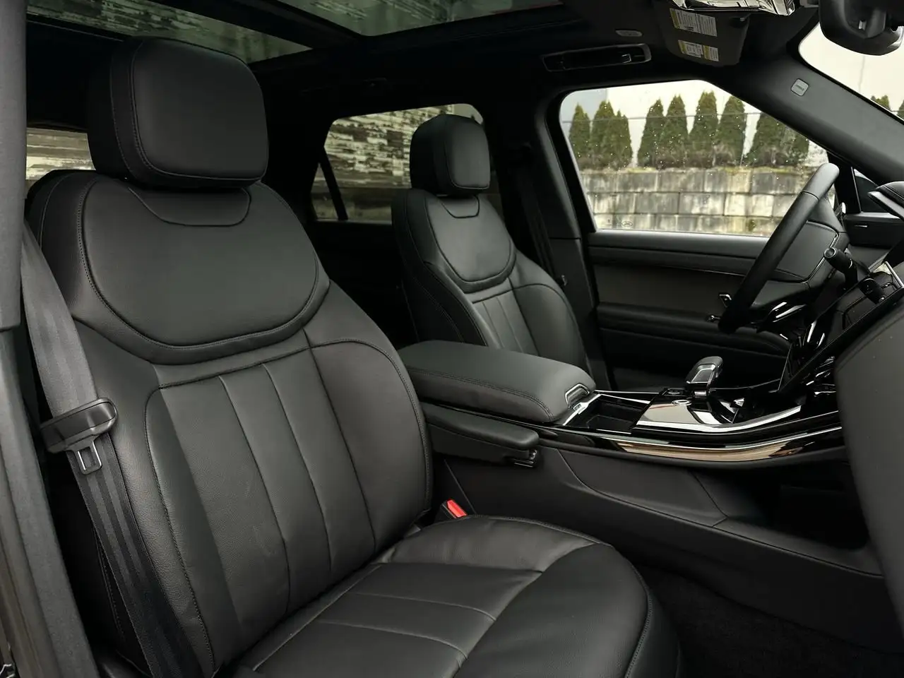 Land Rover Range Rover Sport снимка Land Rover Range Rover Sport
