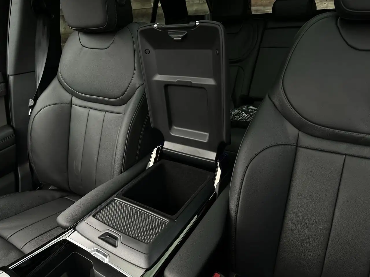 Land Rover Range Rover Sport снимка Land Rover Range Rover Sport