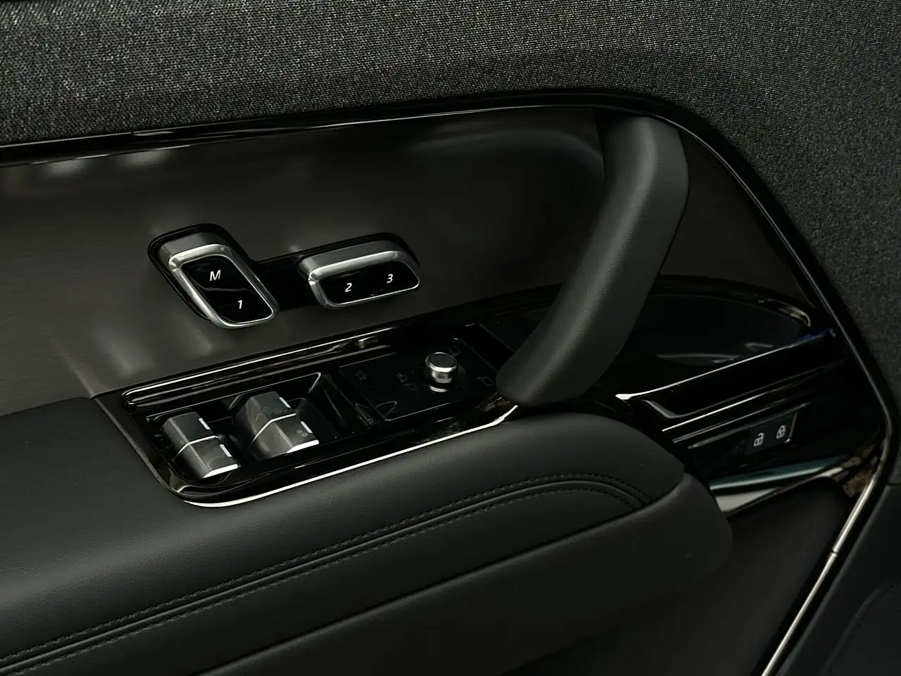 Land Rover Range Rover Sport снимка Land Rover Range Rover Sport