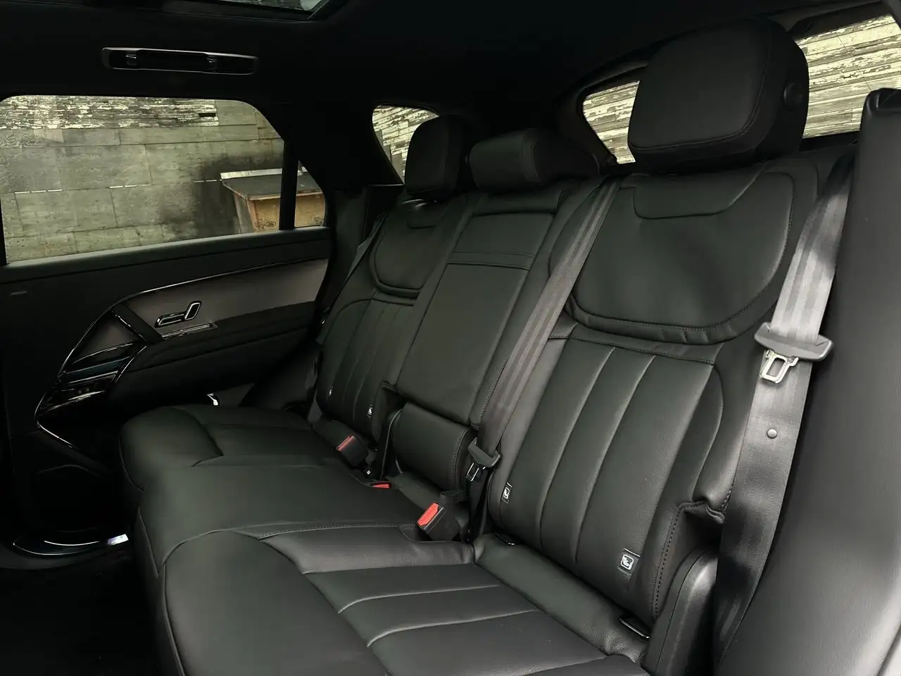 Land Rover Range Rover Sport снимка Land Rover Range Rover Sport