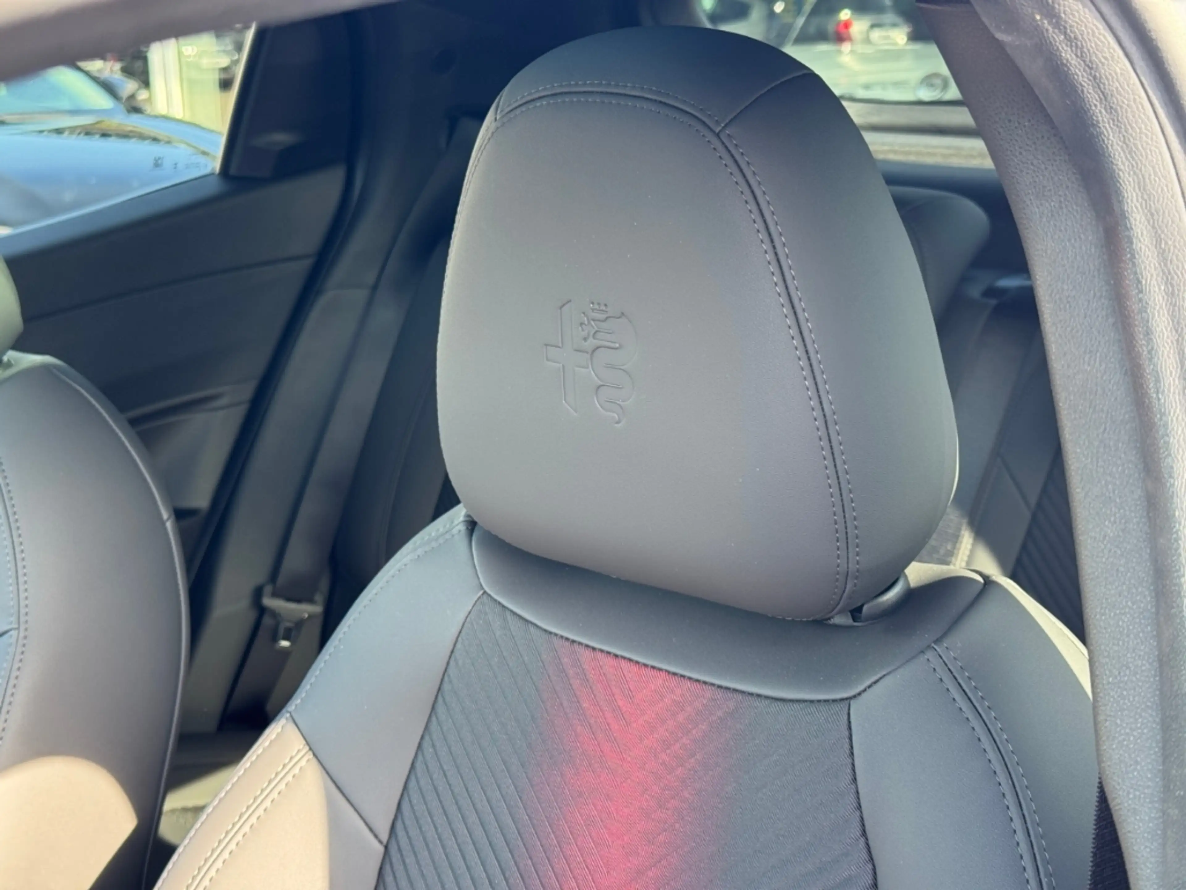 Alfa Romeo Junior Ti Ibrida+SCHIEBEDACH+MATRIX+NAVI+ELSITZE+ELHECK — photo 15