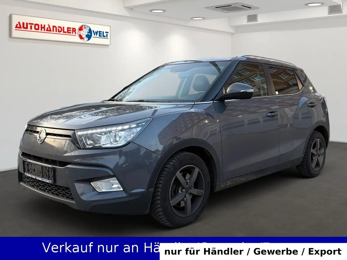 SsangYong Tivoli 1.6 e-XGi Automatik AAC Leder SHZ Grau - 1