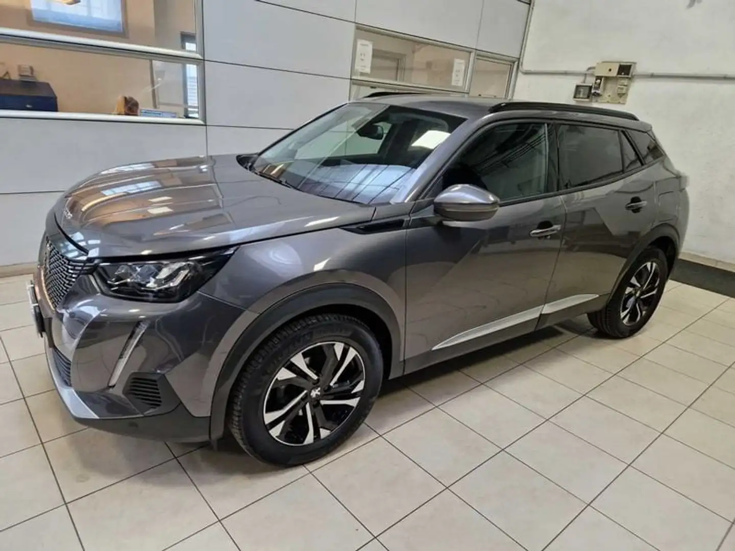 Peugeot 2008 2ª serie PureTech 130 S&S Allure Pack Gris - 2