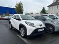 Toyota Aygo X 1.0 Play mit Klima Kamera Tempomat Weiß - thumbnail 2