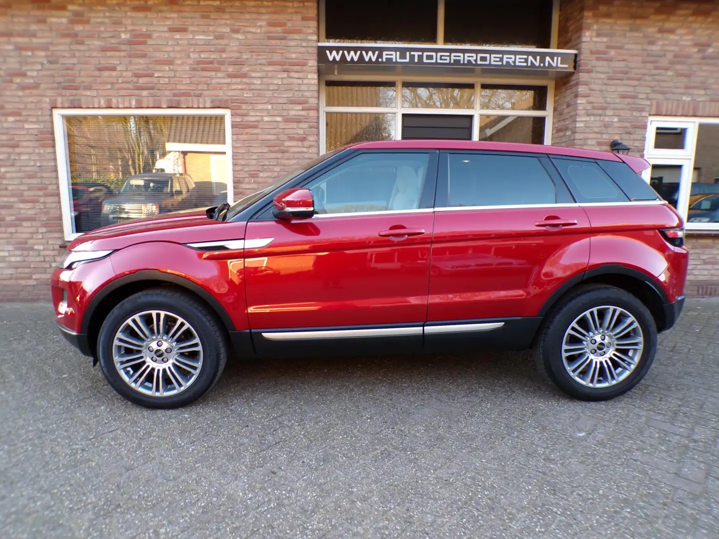 Land Rover Range Rover Evoque 2.0 Si 4WD Prestige Automaat / Leder / Navi / Pano Rot - 2