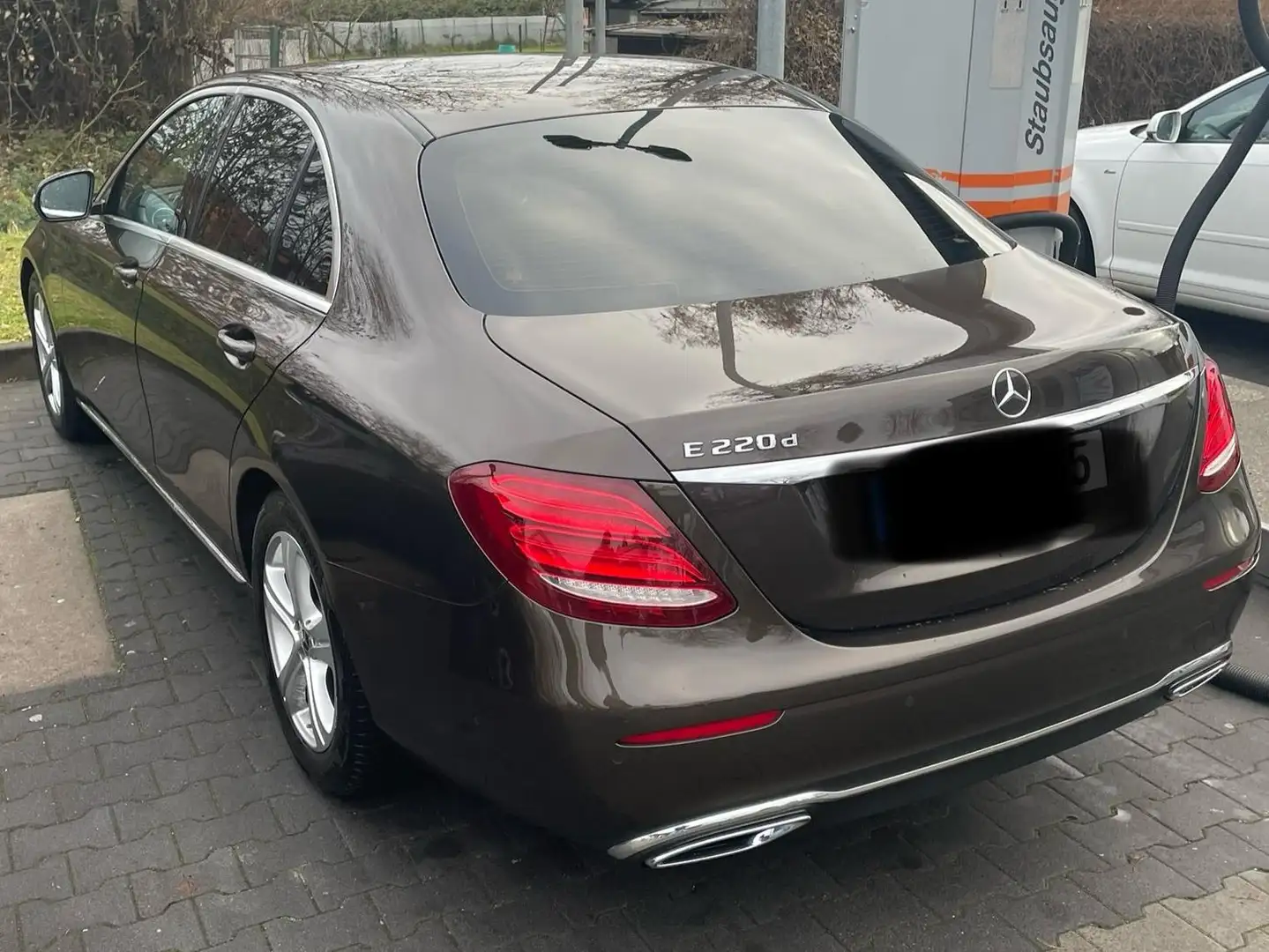 Mercedes-Benz E 220 E 220 d 9G-TRONIC Brun - 1