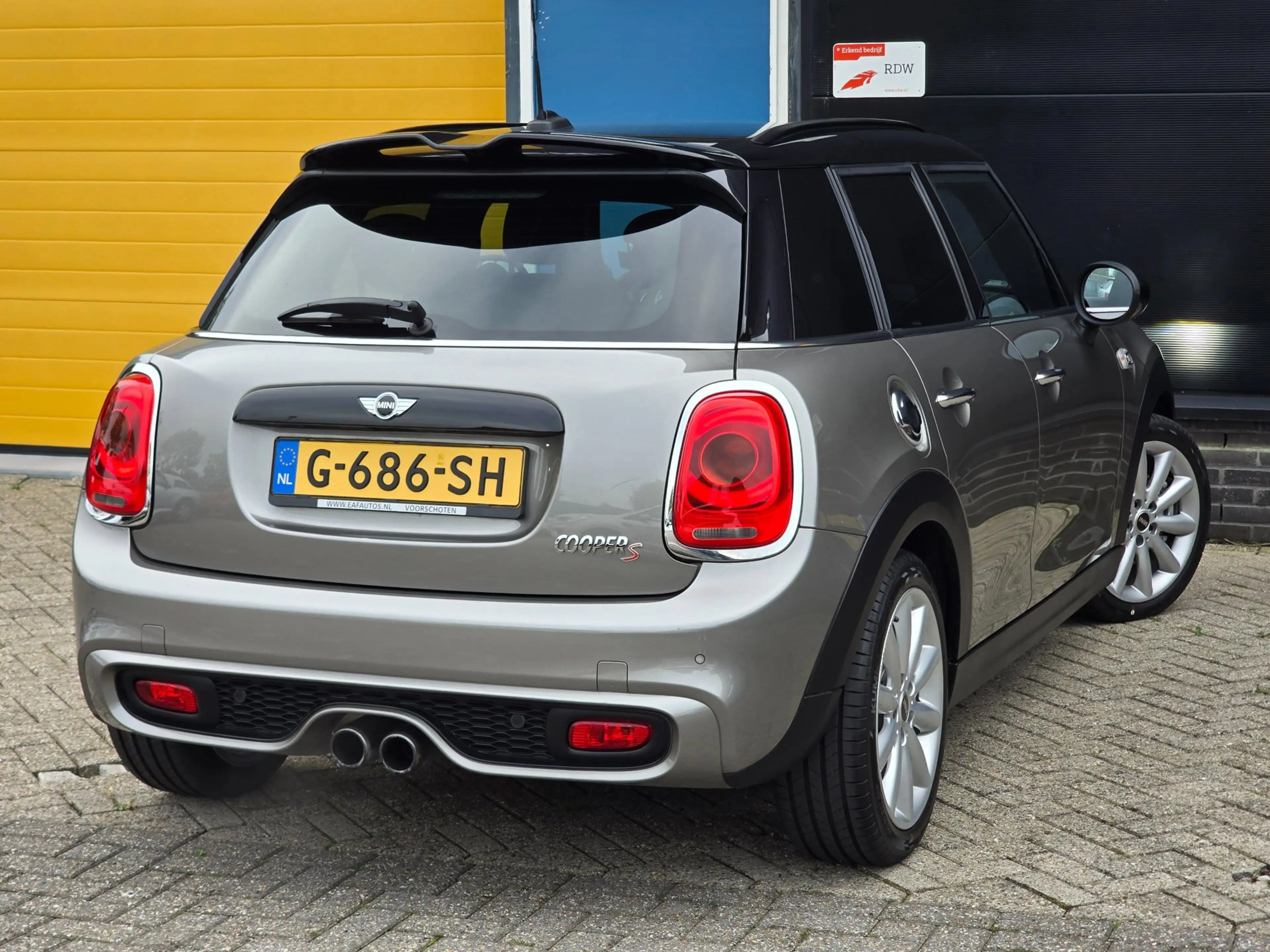 MINI Cooper S 5-Deurs 2.0 Chili Serious Business / AUT / 5 Deurs — photo 4