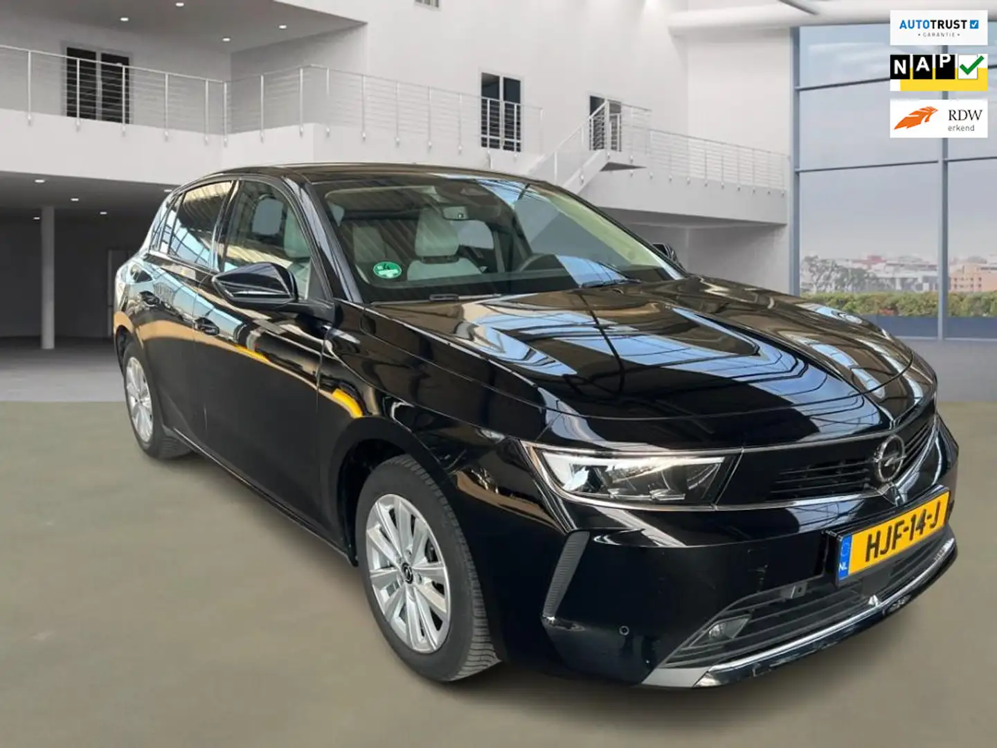 Opel Astra 1.2 Business Edition als Nieuw Zwart - 1