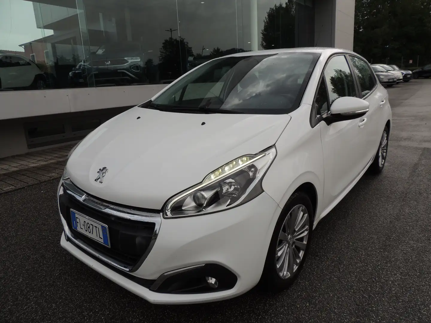 Peugeot 208 5p 1.6 bluehdi Active 75cv CONTOVENDITA Bianco - 1