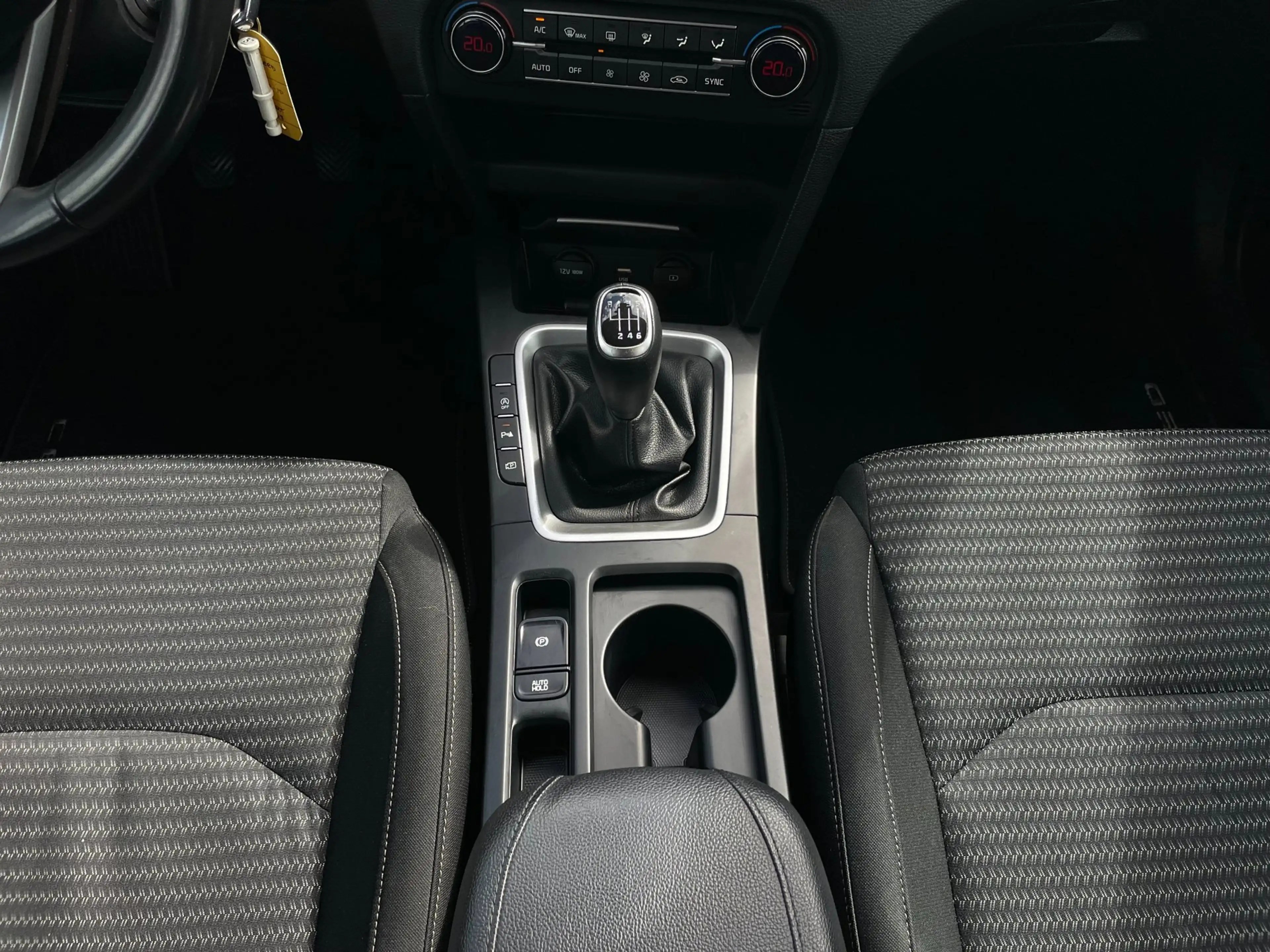 Kia Ceed SW / cee'd SW Sportswagon 1.0 T-GDi DynamicLine | Camera | PDC | — photo 22