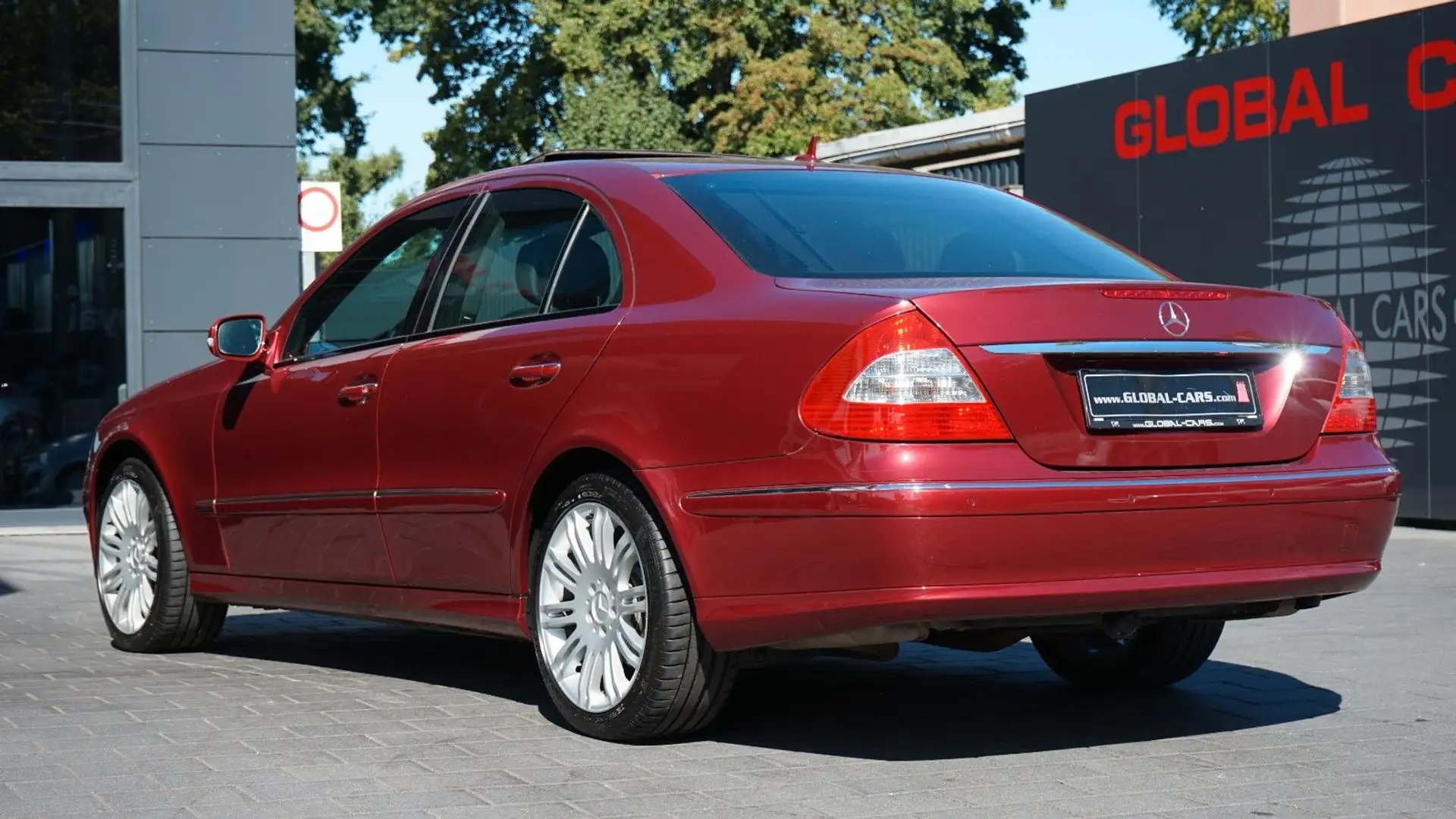 Mercedes-Benz E 500 5.5L V8 DESIGNO 7G-TRONIC*MAYBACH ROT MET. Rot - 2