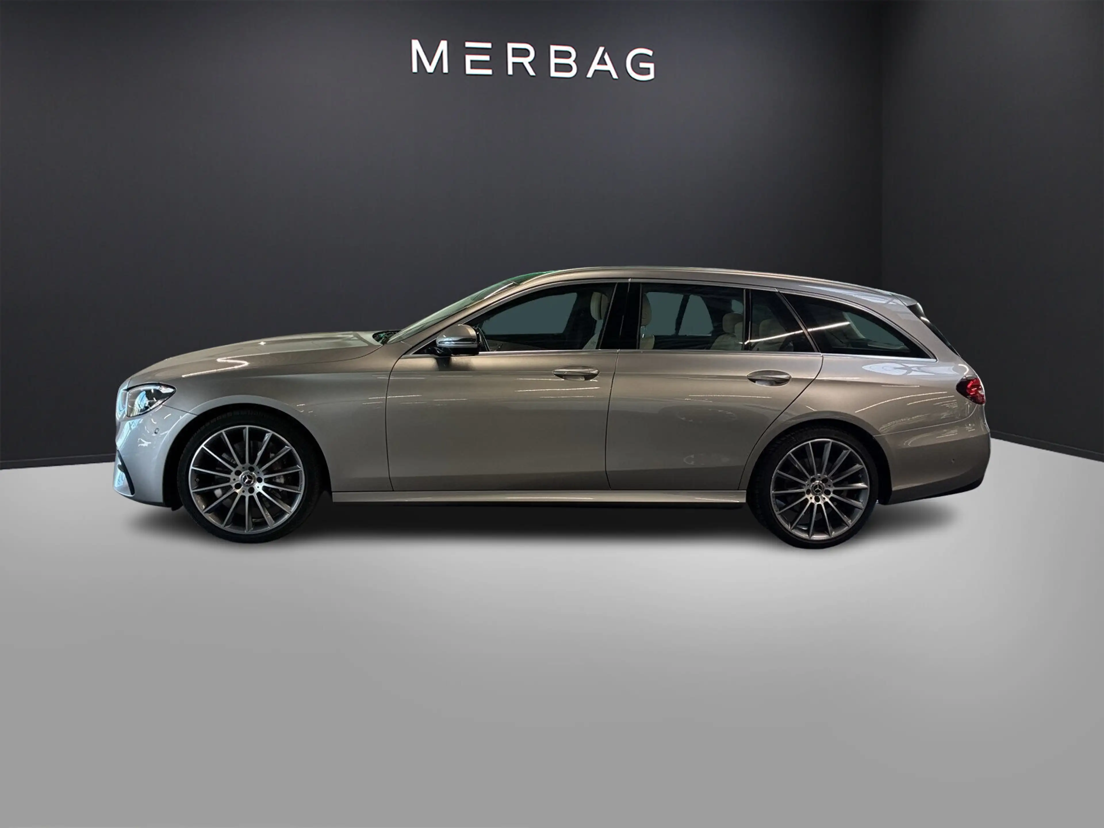 Mercedes-Benz E 400 E 400 d T AMG-LINE PANO SITZKLIMA MASSAGE BURMESTER — photo 8