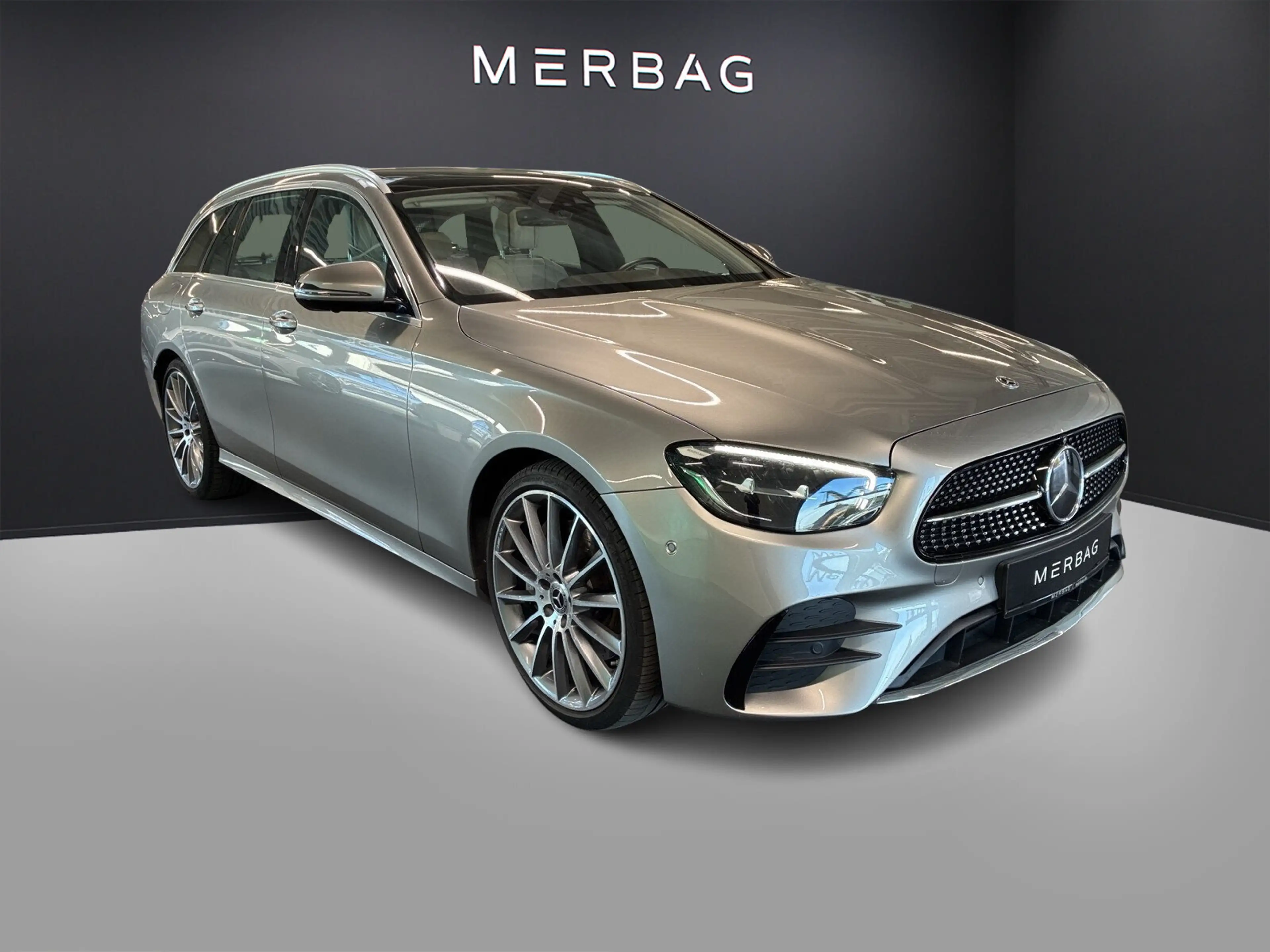 Mercedes-Benz E 400 E 400 d T AMG-LINE PANO SITZKLIMA MASSAGE BURMESTER — photo 3