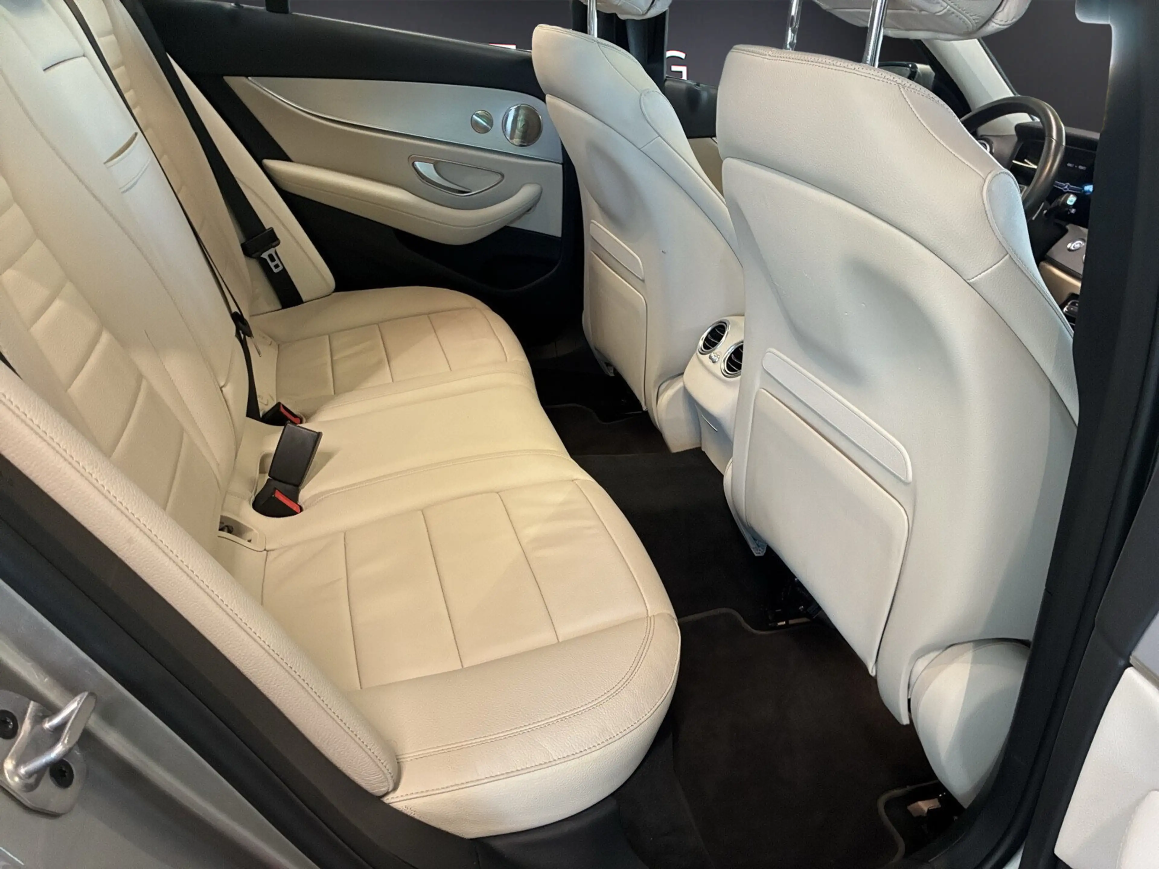 Mercedes-Benz E 400 E 400 d T AMG-LINE PANO SITZKLIMA MASSAGE BURMESTER — photo 11