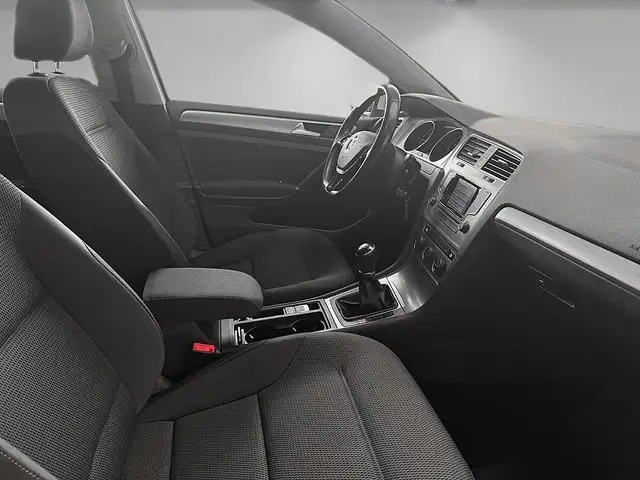 Volkswagen Golf view 8