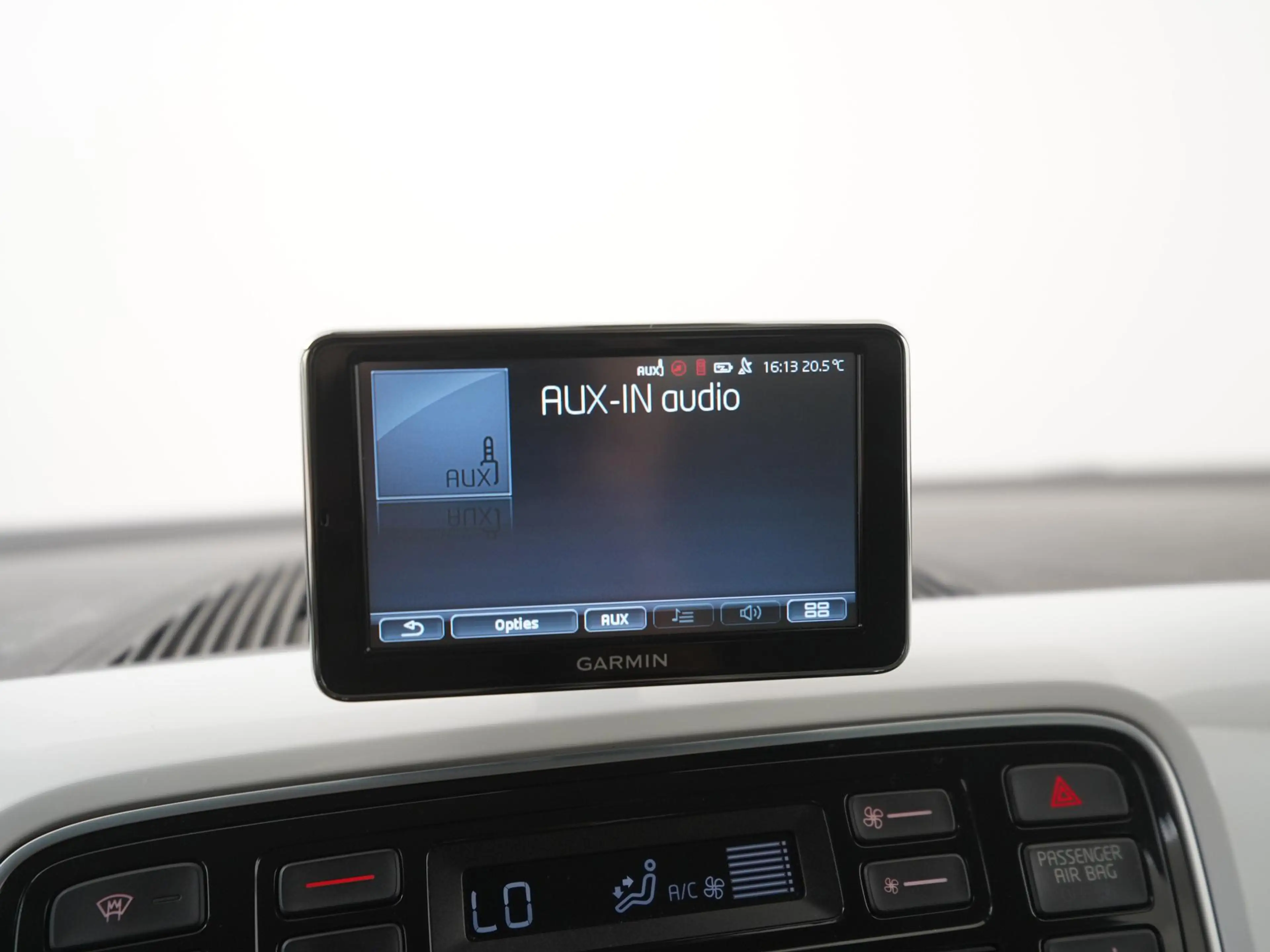 Volkswagen e-up! e-Up! | SOH 86% | Stoelverwarming | Maps + More | — photo 13