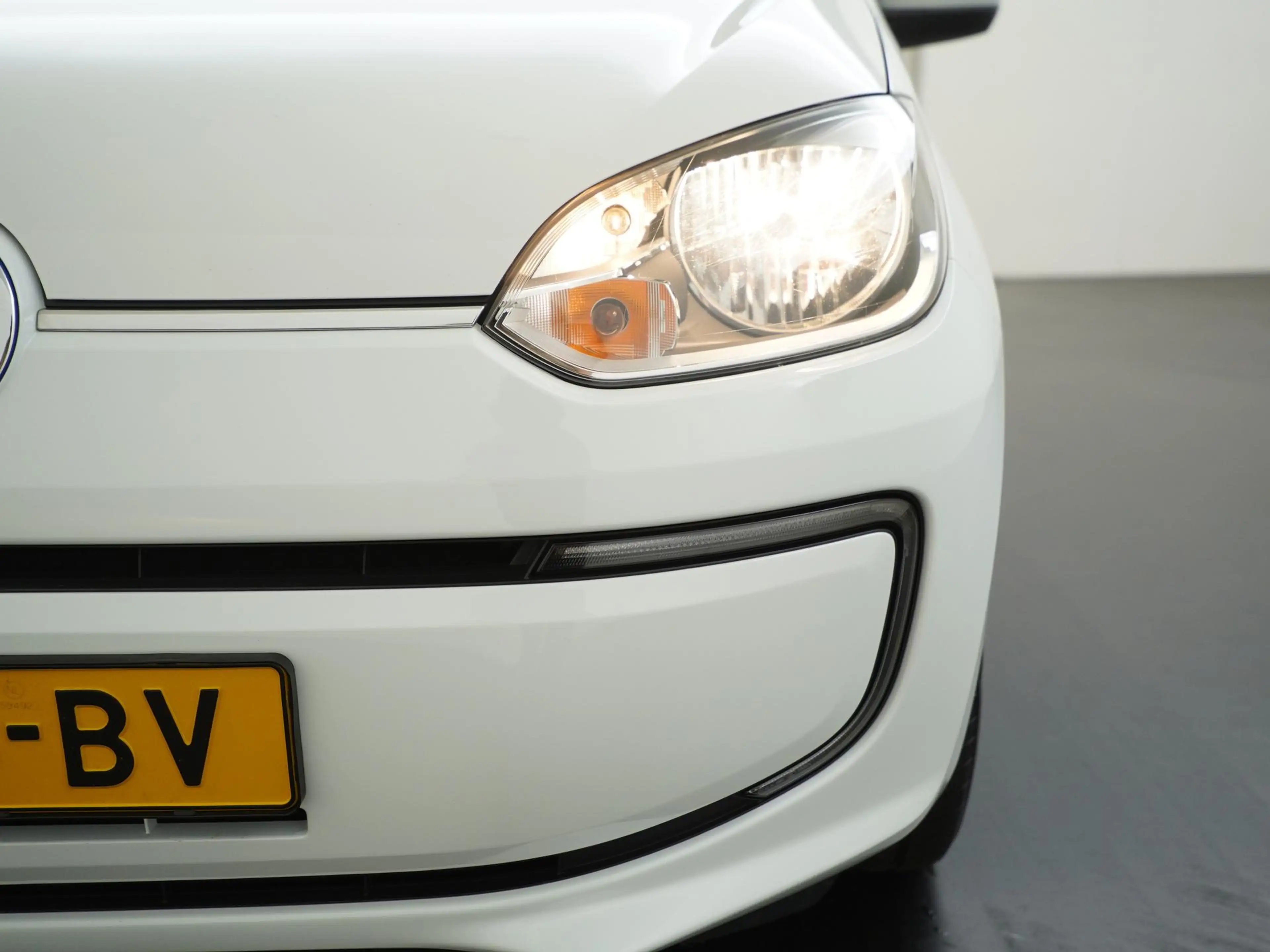 Volkswagen e-up! e-Up! | SOH 86% | Stoelverwarming | Maps + More | — photo 19