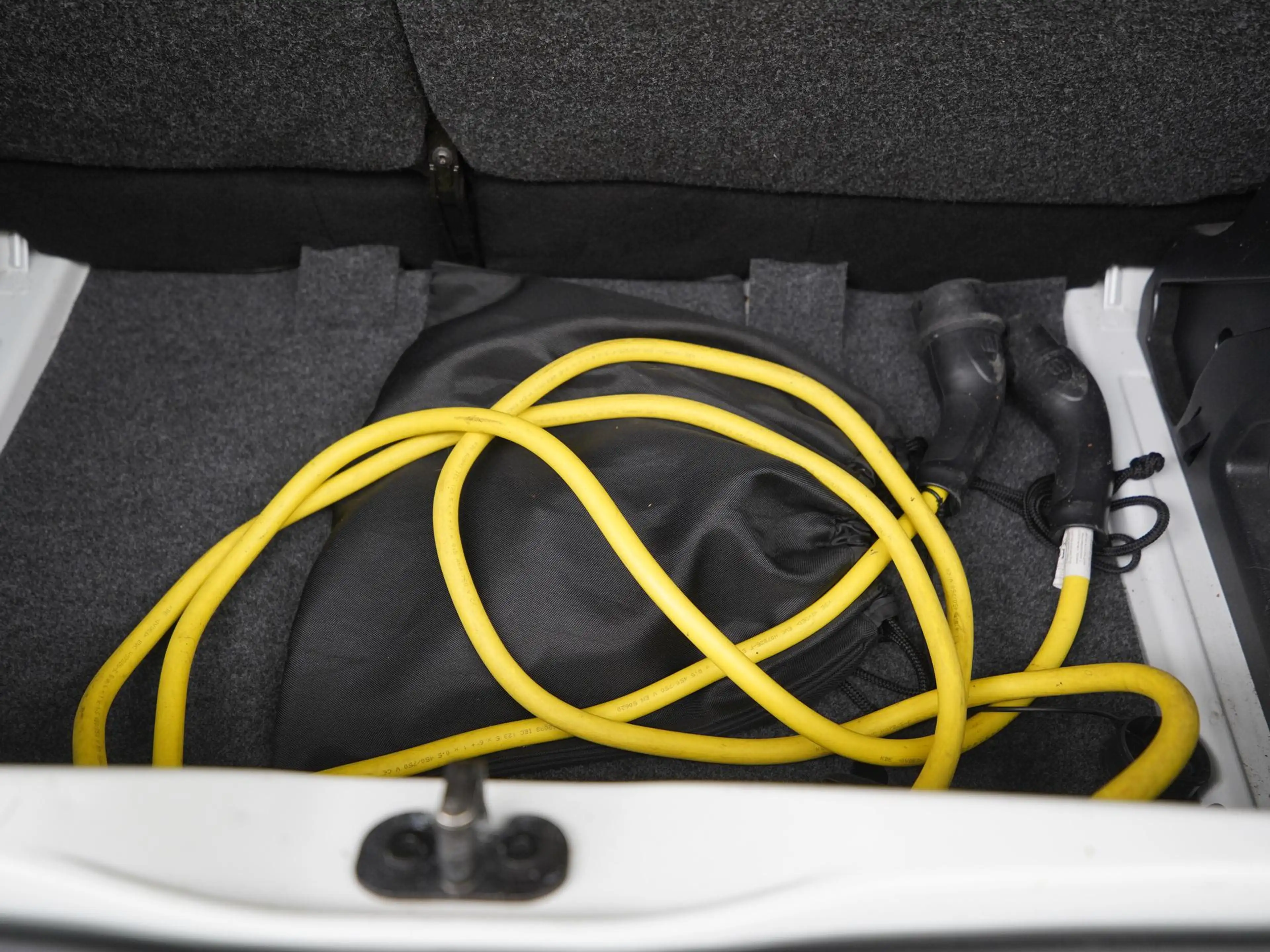 Volkswagen e-up! e-Up! | SOH 86% | Stoelverwarming | Maps + More | — photo 22