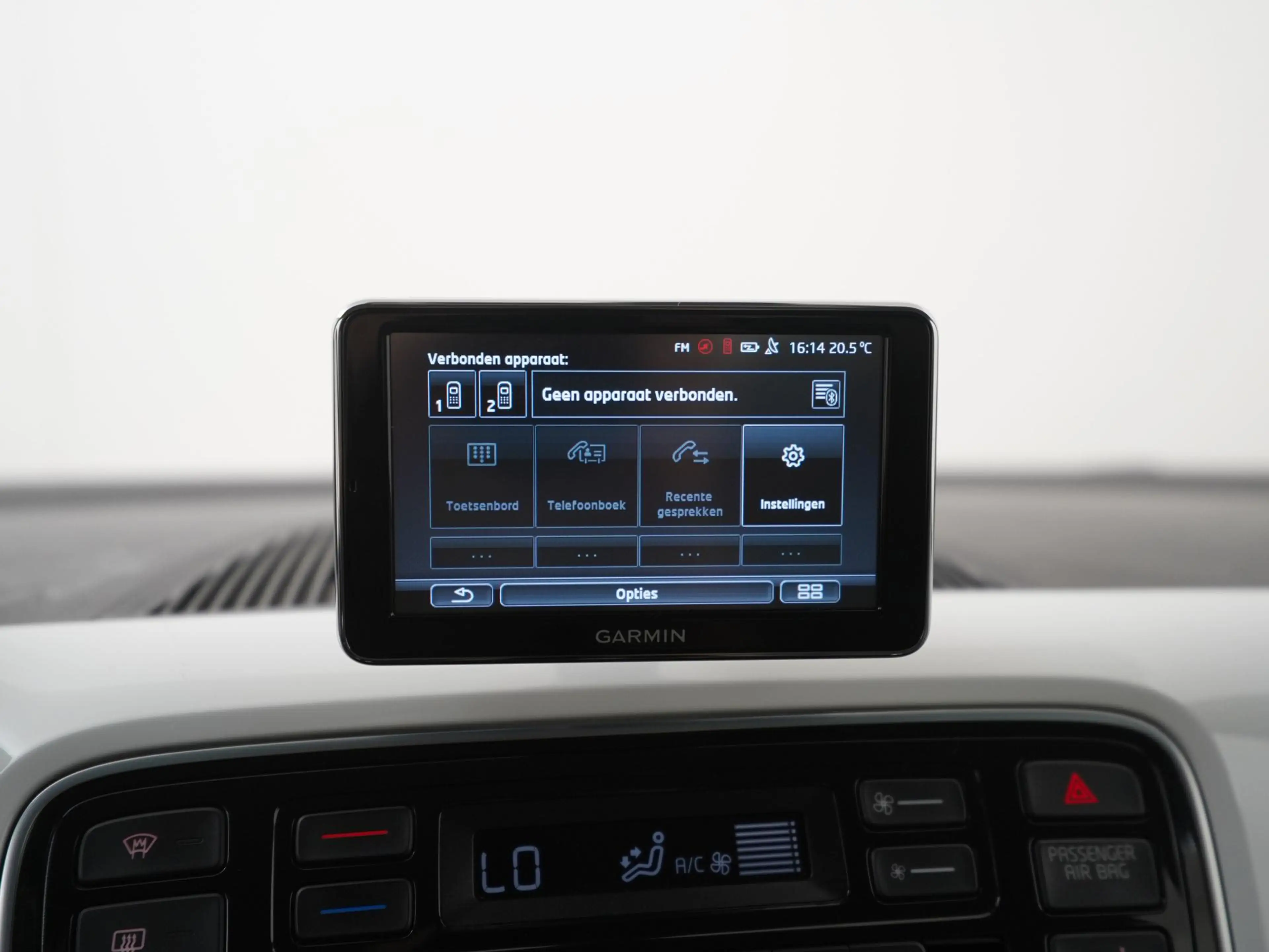 Volkswagen e-up! e-Up! | SOH 86% | Stoelverwarming | Maps + More | — photo 16
