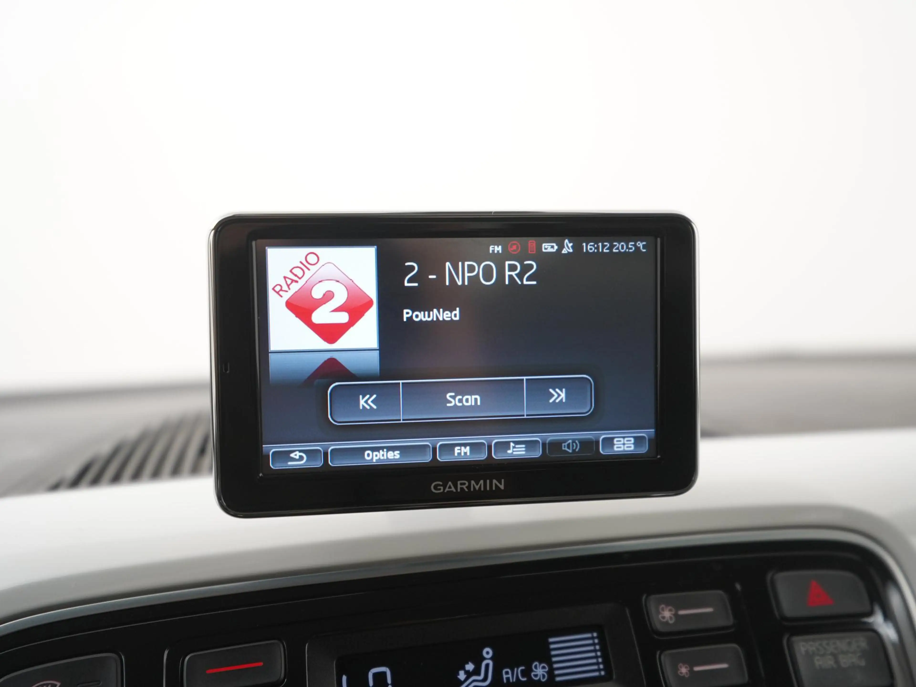 Volkswagen e-up! e-Up! | SOH 86% | Stoelverwarming | Maps + More | — photo 12