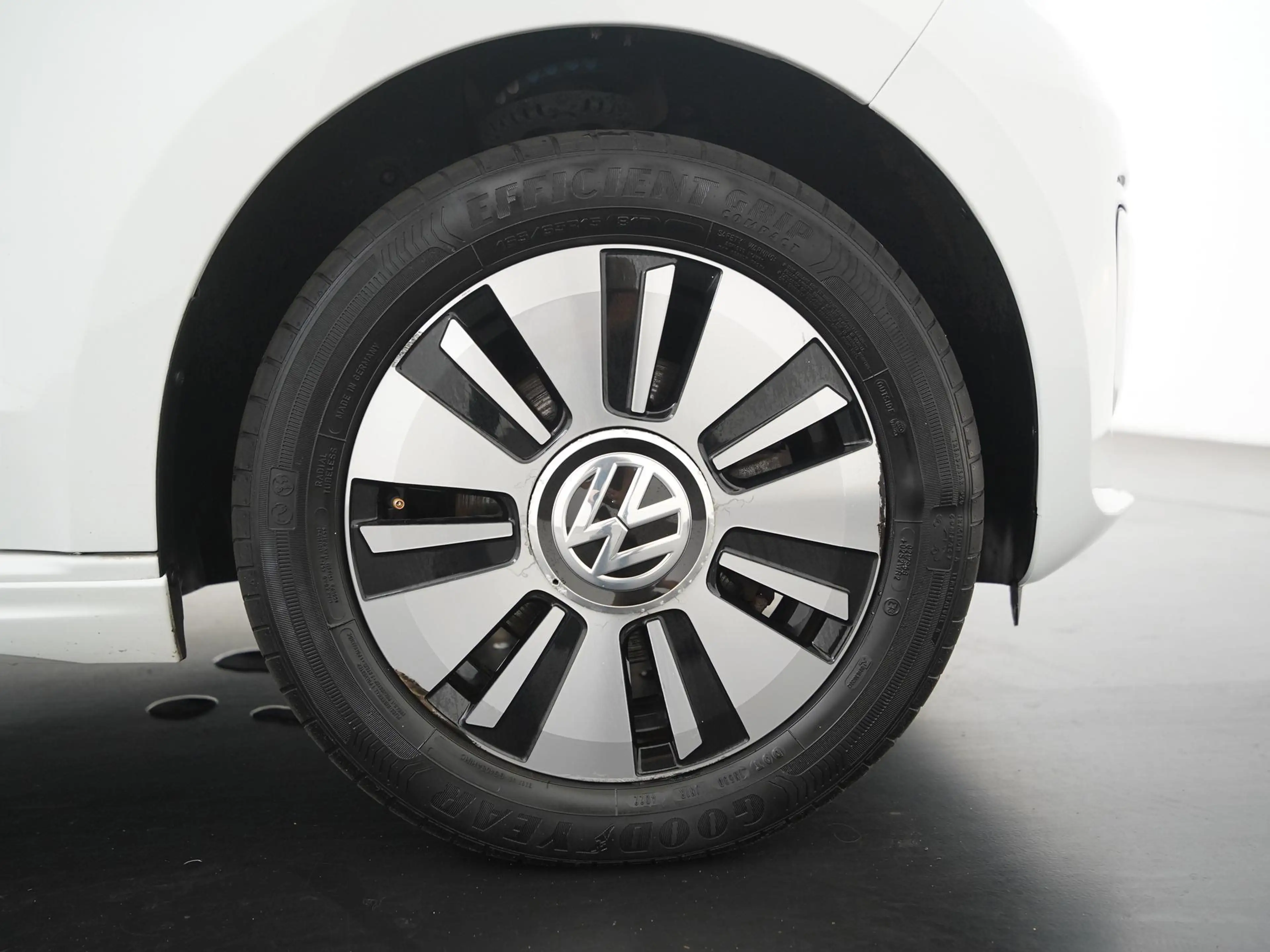 Volkswagen e-up! e-Up! | SOH 86% | Stoelverwarming | Maps + More | — photo 26