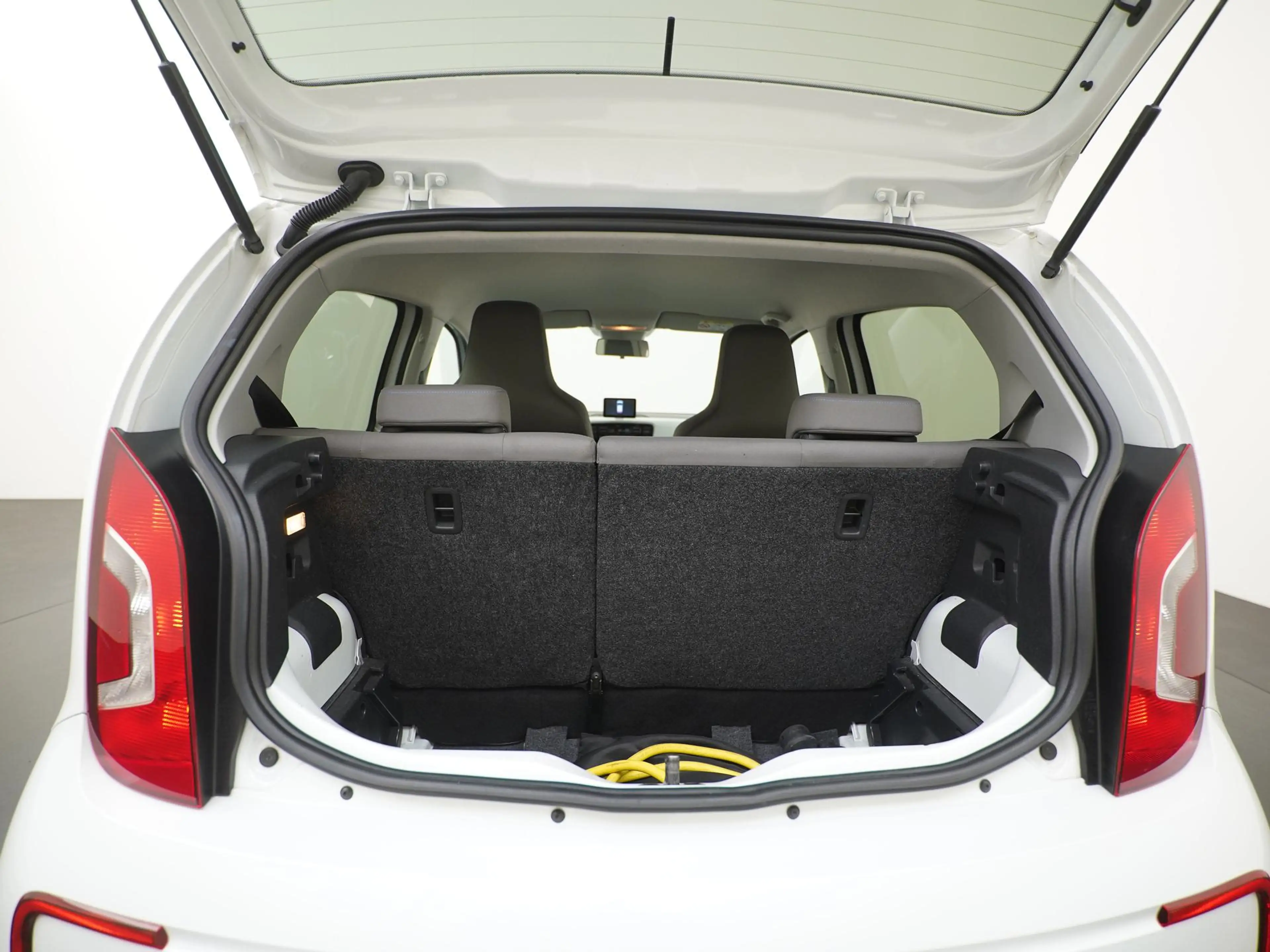 Volkswagen e-up! e-Up! | SOH 86% | Stoelverwarming | Maps + More | — photo 21